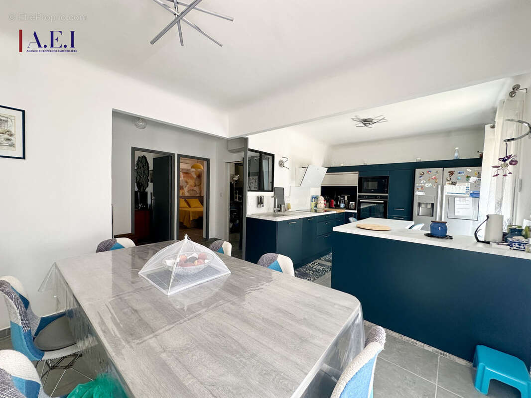 Appartement à SIX-FOURS-LES-PLAGES