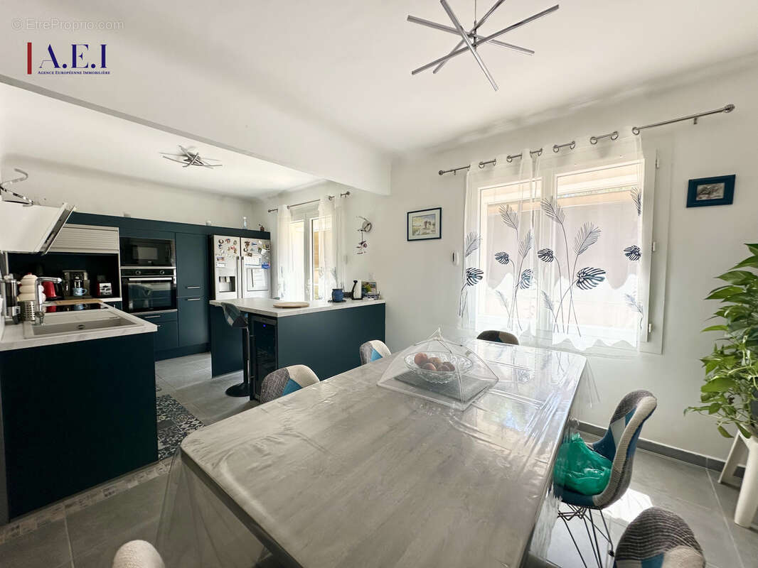 Appartement à SIX-FOURS-LES-PLAGES