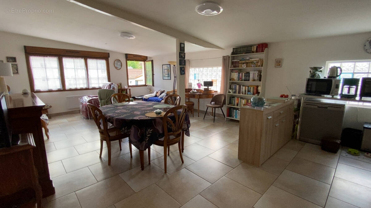 Appartement à MONTAUVILLE