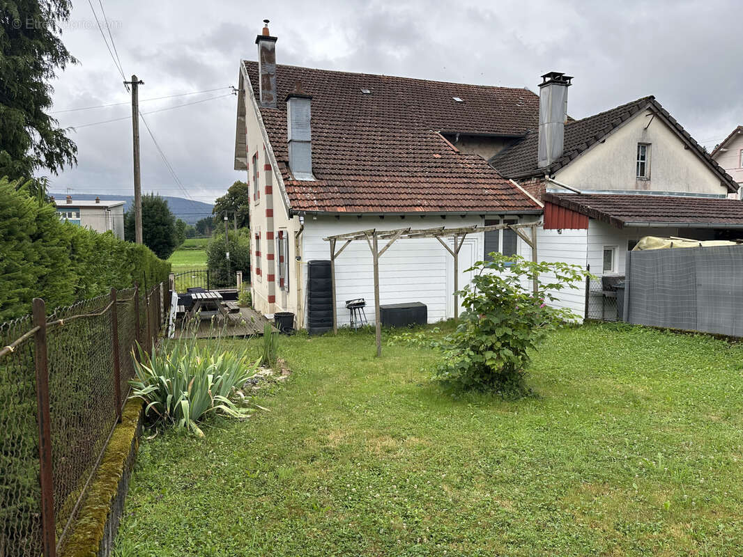 Maison à BROUVELIEURES