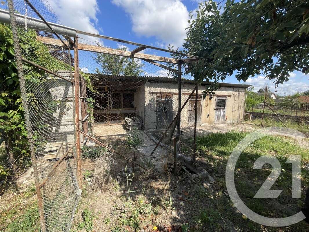 Maison à THIEL-SUR-ACOLIN