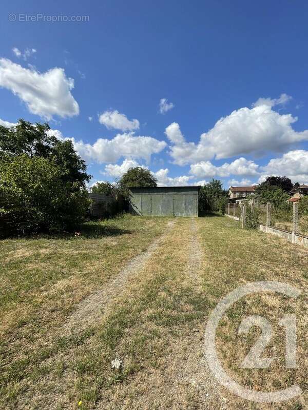 Maison à THIEL-SUR-ACOLIN