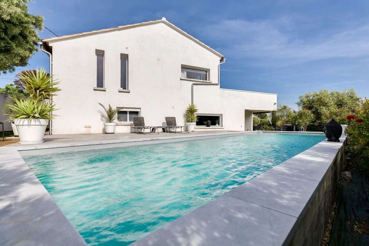 Maison à POURRIERES