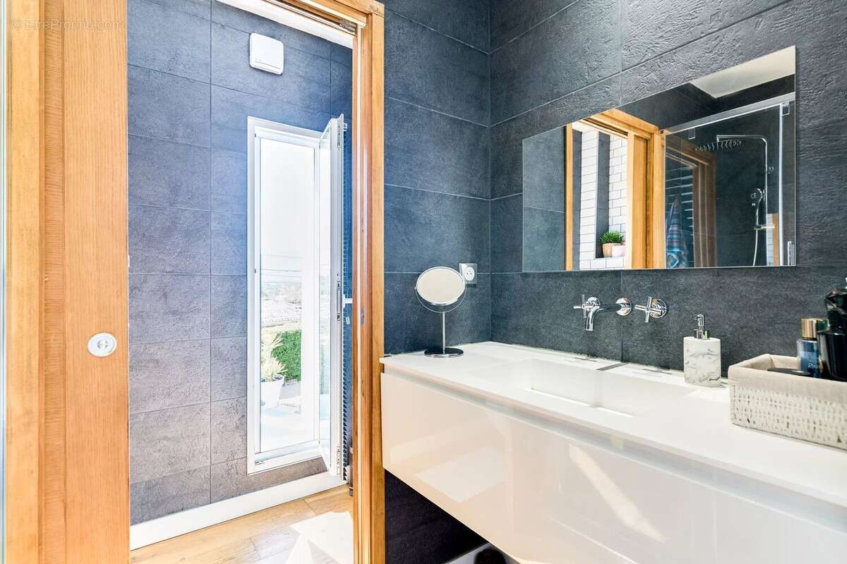 Maison à POURRIERES