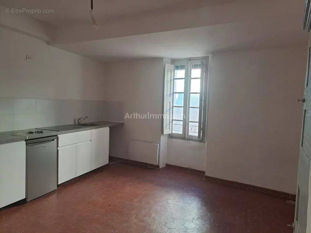 Appartement à COTIGNAC