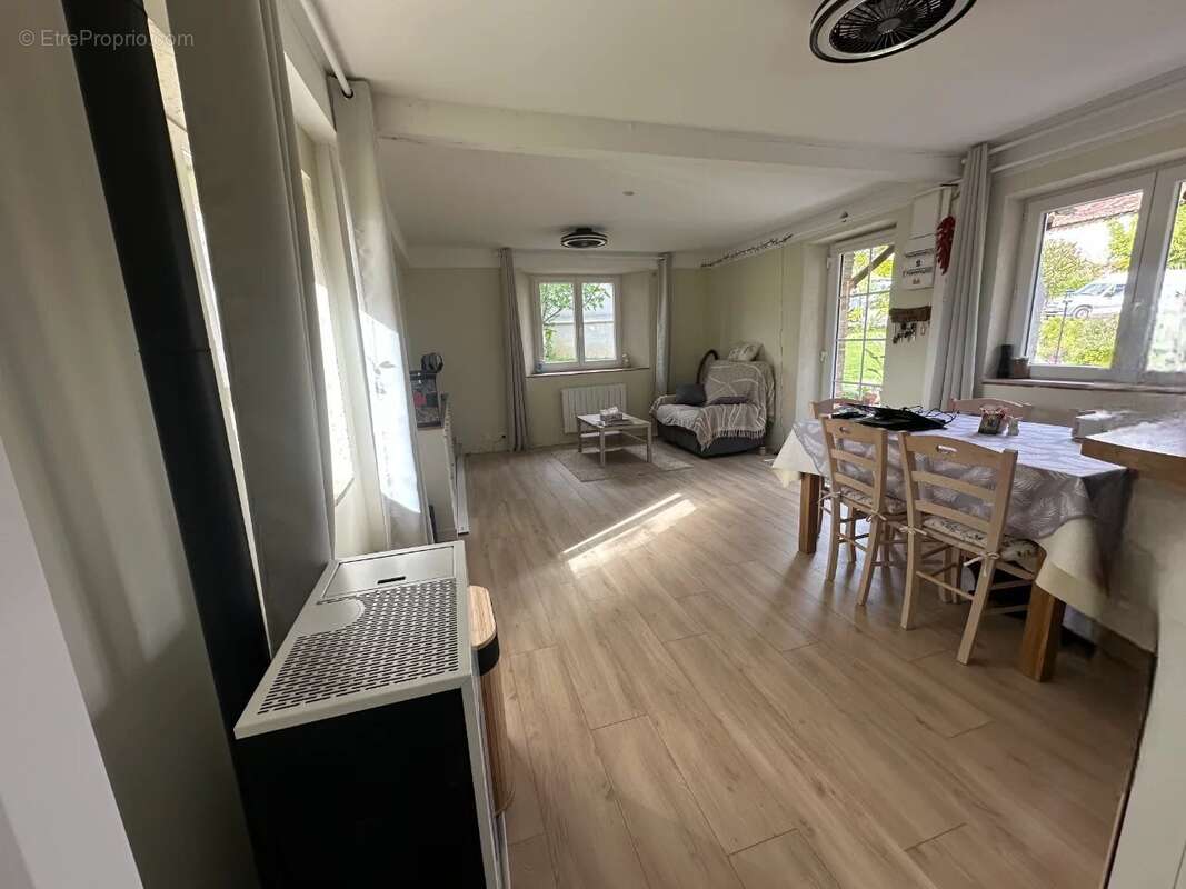 Maison à MONTPEZAT-DE-QUERCY