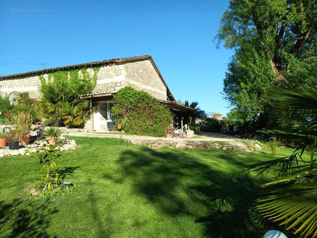 Maison à MONTPEZAT-DE-QUERCY