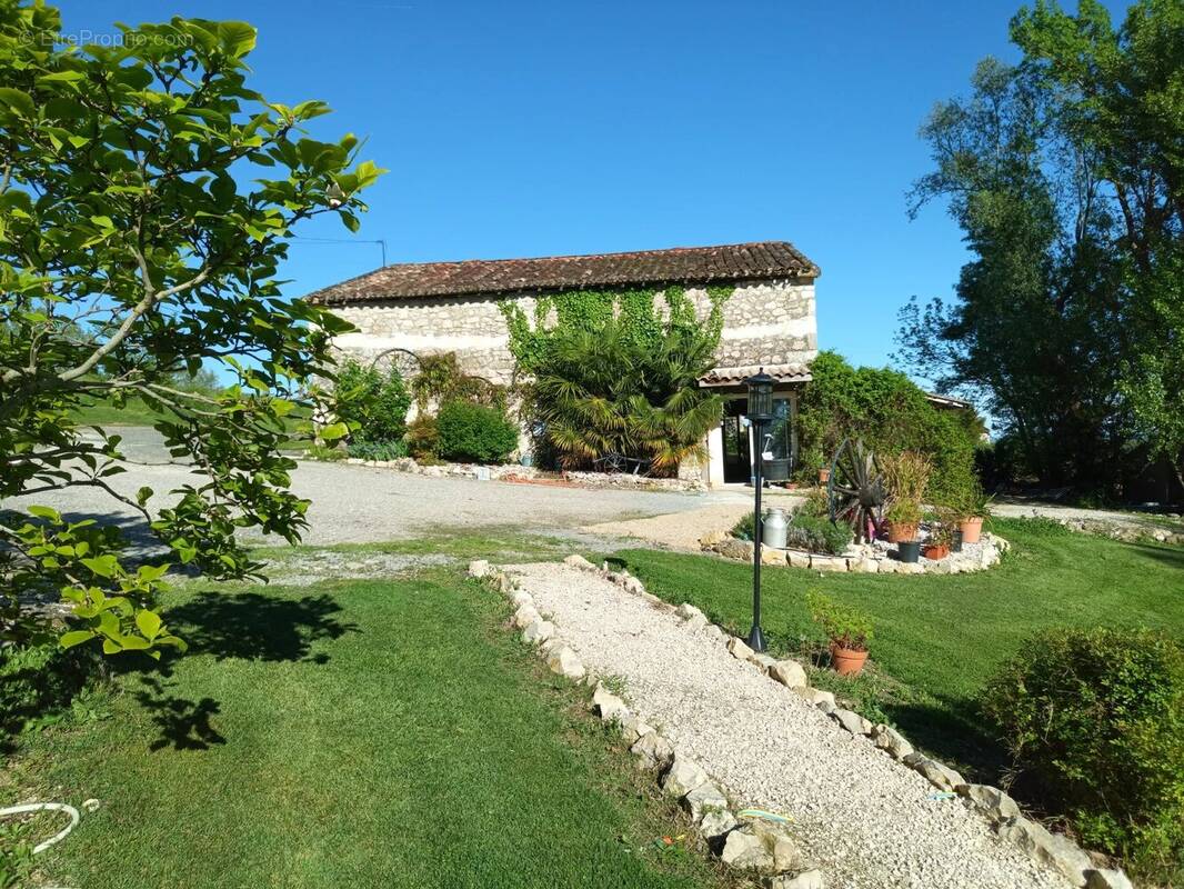 Maison à MONTPEZAT-DE-QUERCY