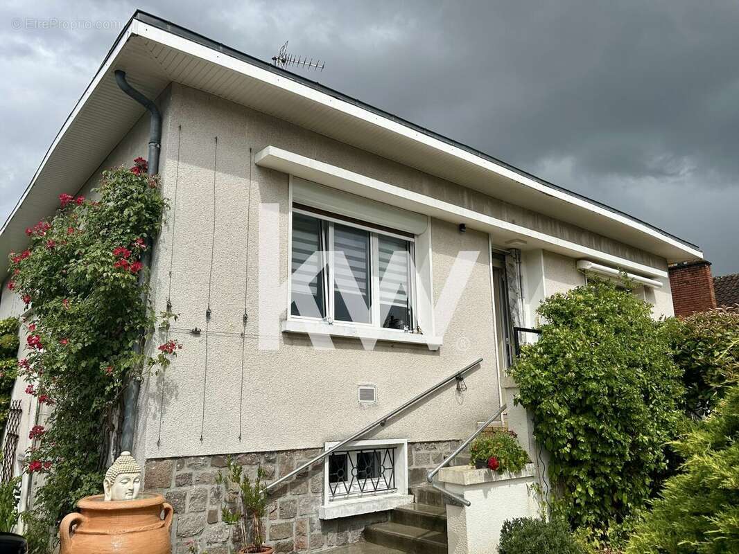 Maison à SAINT-JUNIEN