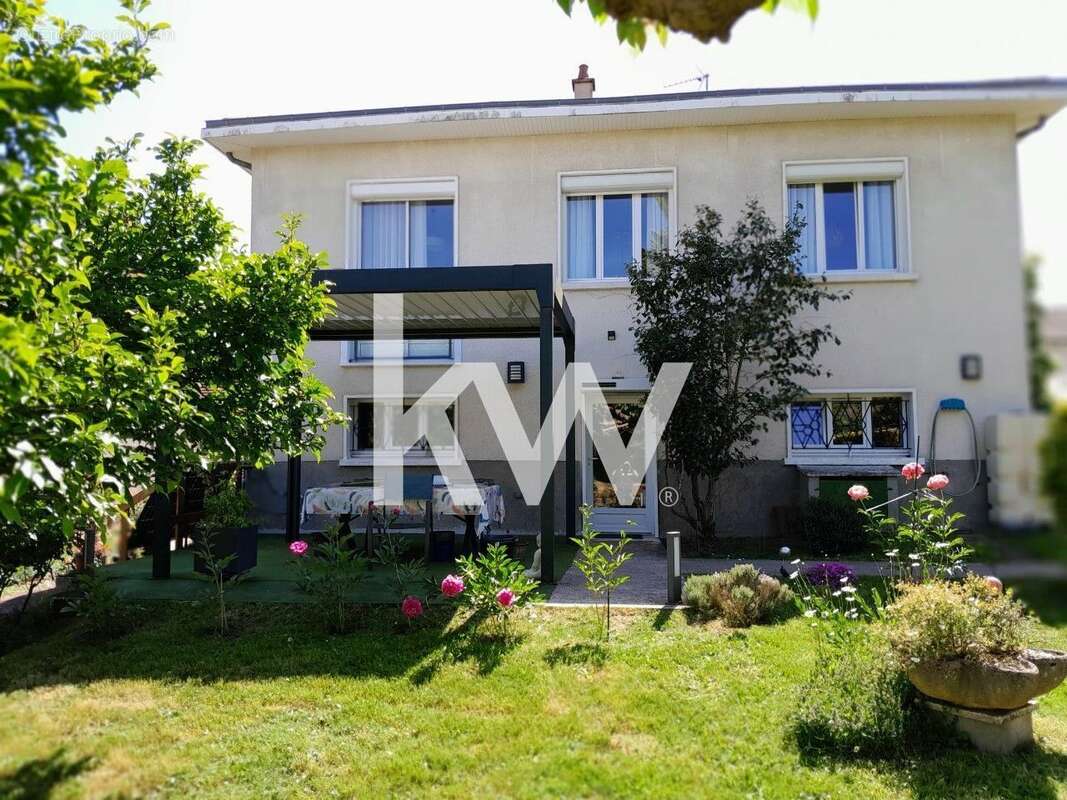 Maison à SAINT-JUNIEN