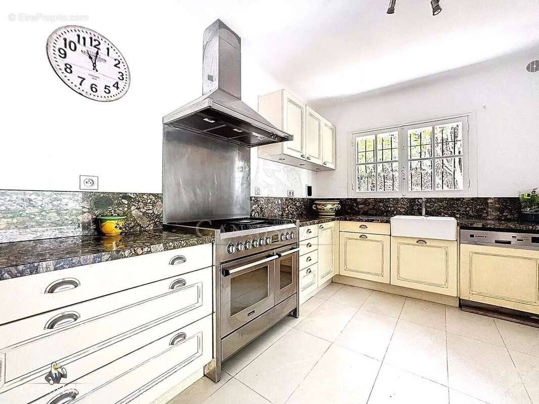 Maison à MANDELIEU-LA-NAPOULE