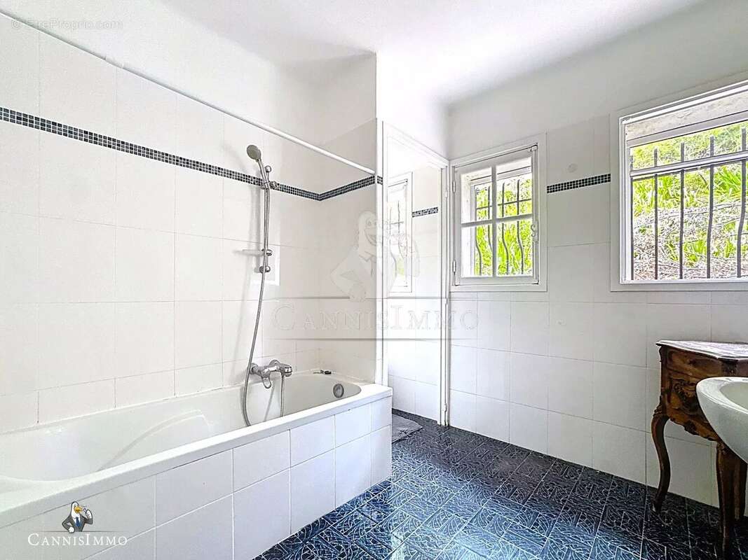 Maison à MANDELIEU-LA-NAPOULE