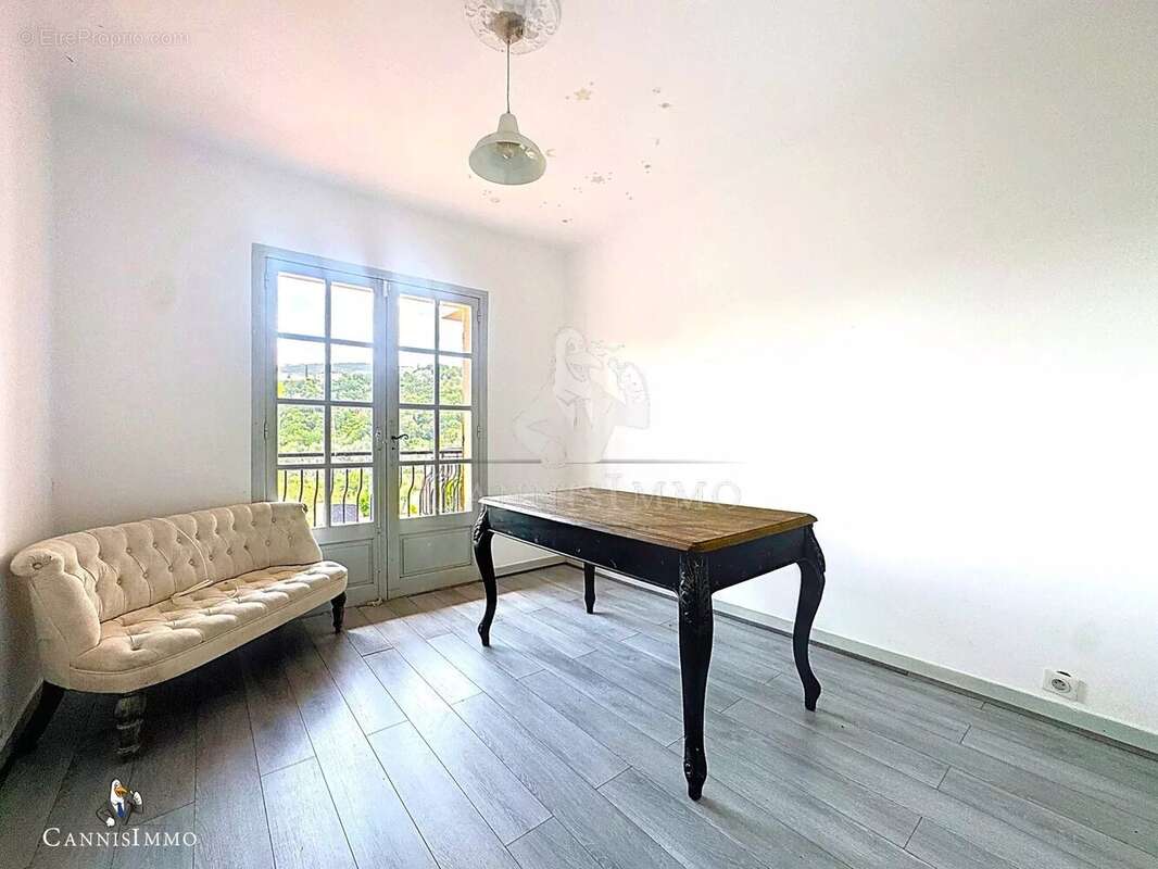 Maison à MANDELIEU-LA-NAPOULE