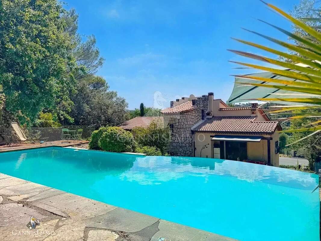 Maison à MANDELIEU-LA-NAPOULE