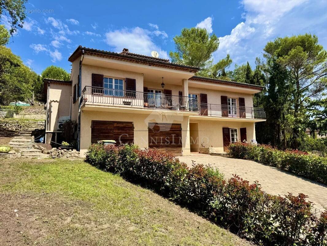 Maison à MANDELIEU-LA-NAPOULE