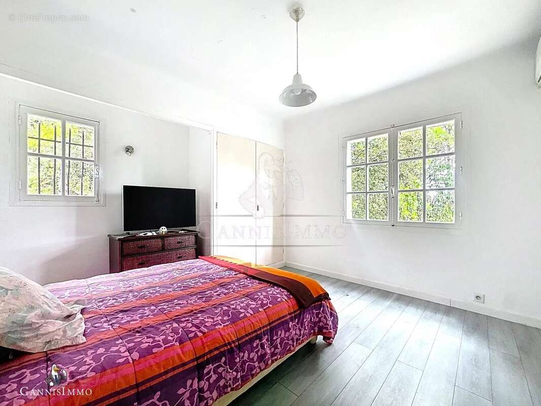 Maison à MANDELIEU-LA-NAPOULE