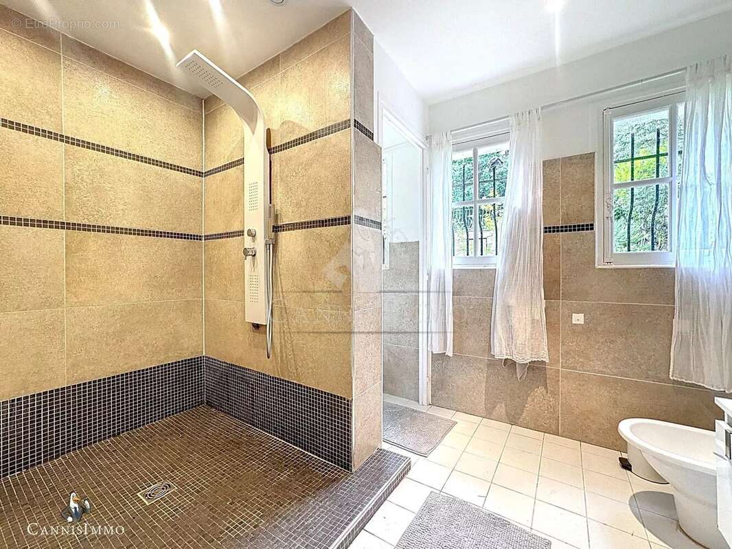 Maison à MANDELIEU-LA-NAPOULE