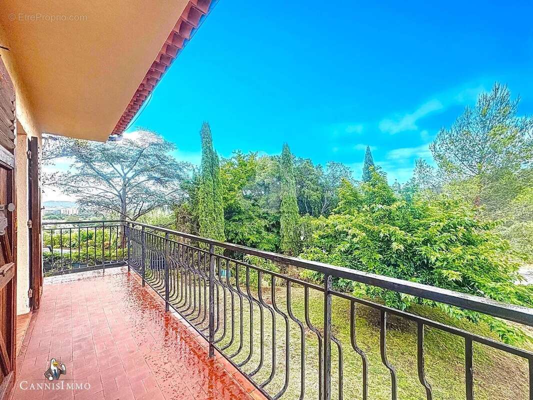 Maison à MANDELIEU-LA-NAPOULE