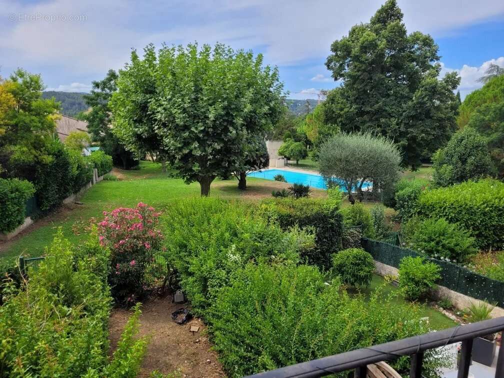 Appartement à PEYMEINADE