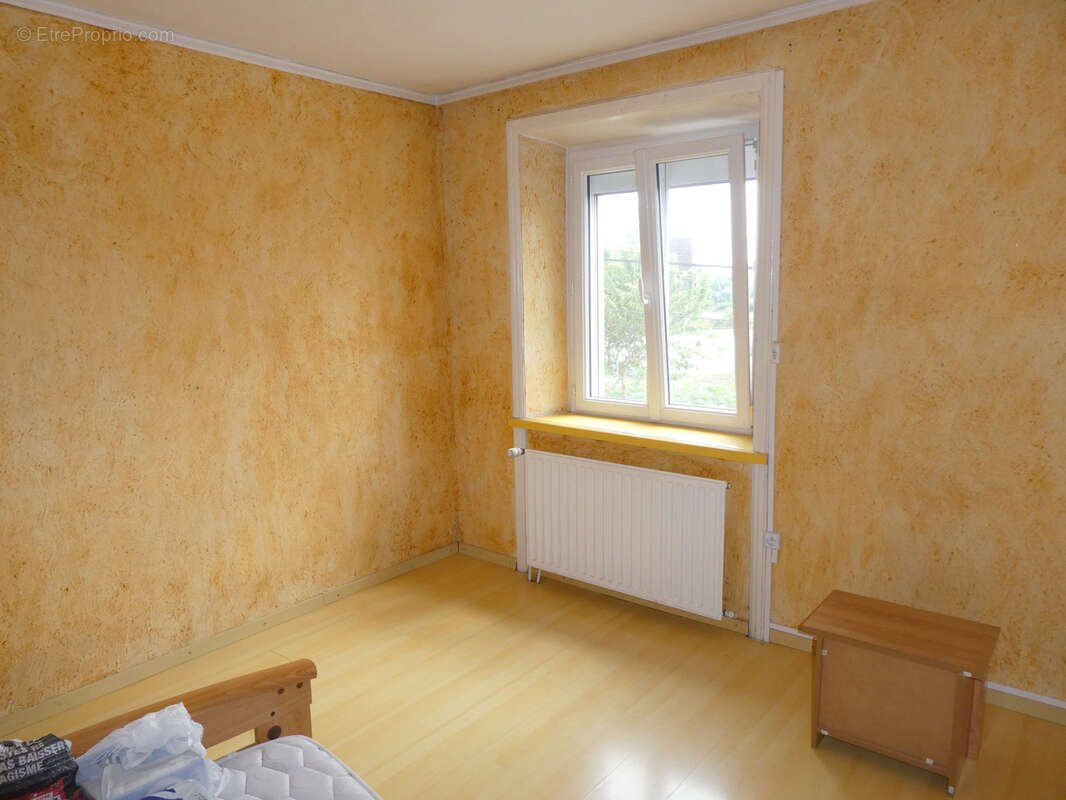 Maison à SAINT-CLEMENT-LES-PLACES