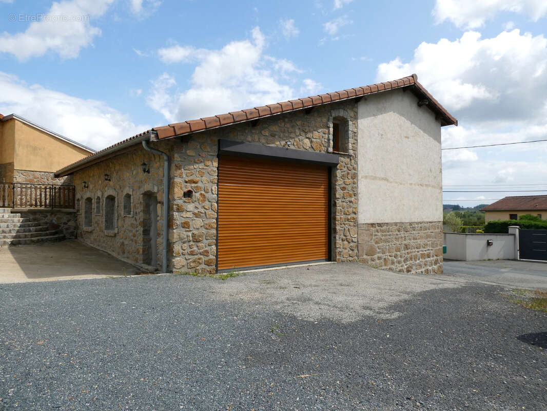 Maison à SAINT-CLEMENT-LES-PLACES