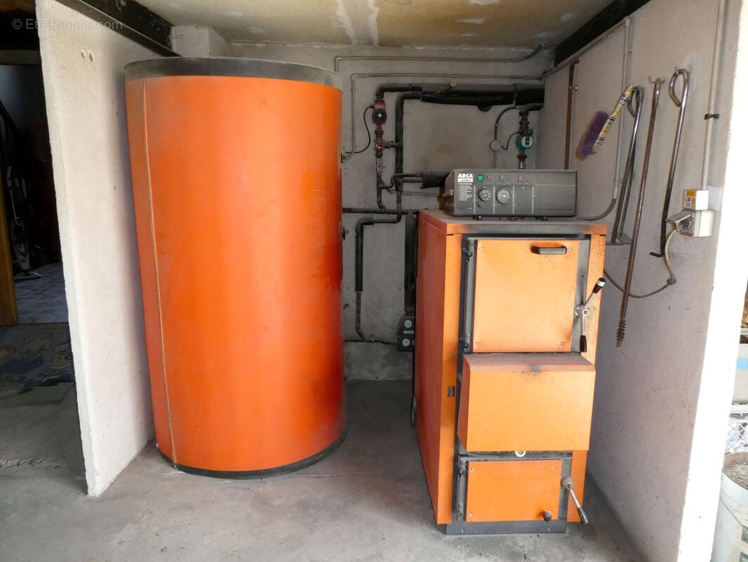 Maison à SAINT-CLEMENT-LES-PLACES