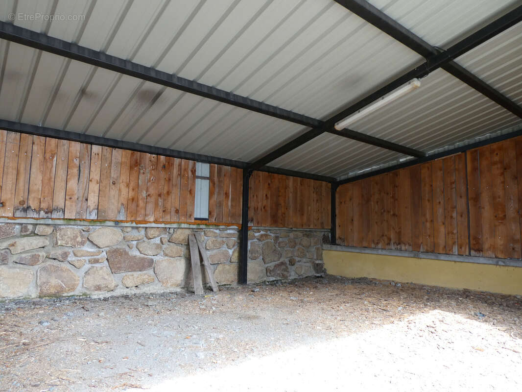 Maison à SAINT-CLEMENT-LES-PLACES