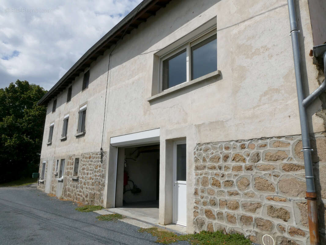 Maison à SAINT-CLEMENT-LES-PLACES