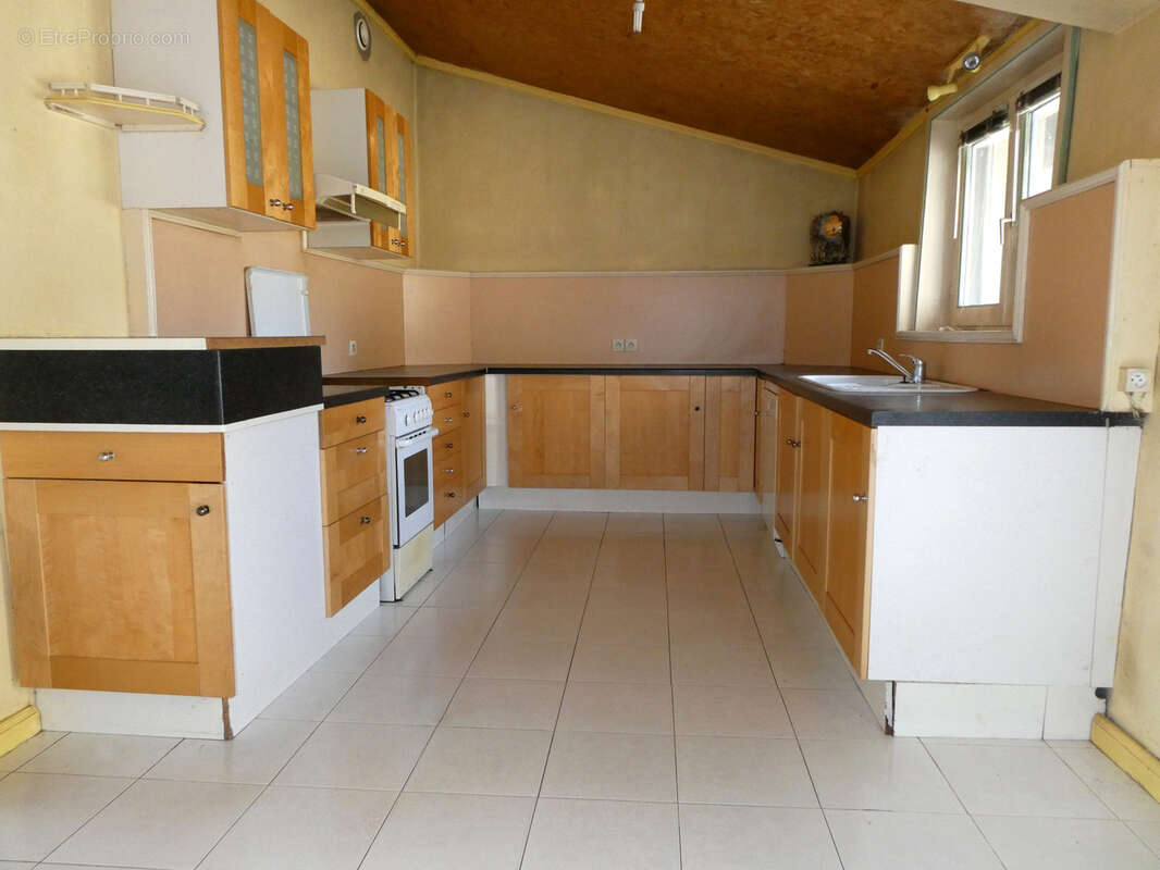 Maison à SAINT-CLEMENT-LES-PLACES