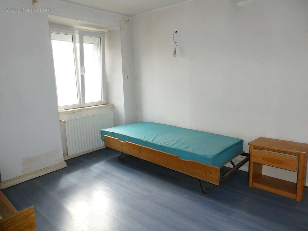 Maison à SAINT-CLEMENT-LES-PLACES