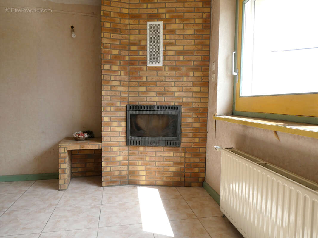 Maison à SAINT-CLEMENT-LES-PLACES