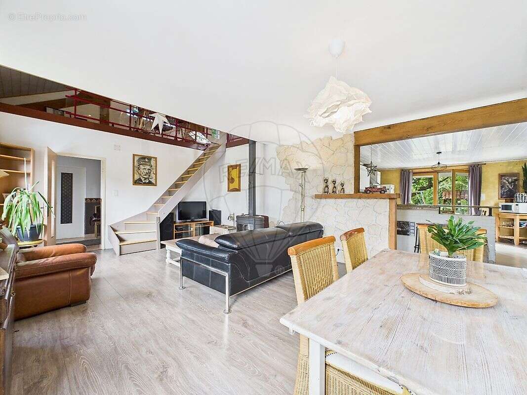 Maison à SAINT-MARCEL