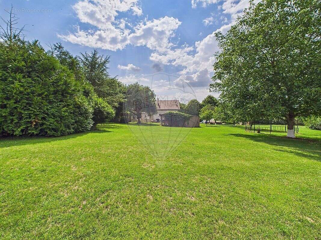 Maison à DONCOURT-LES-CONFLANS