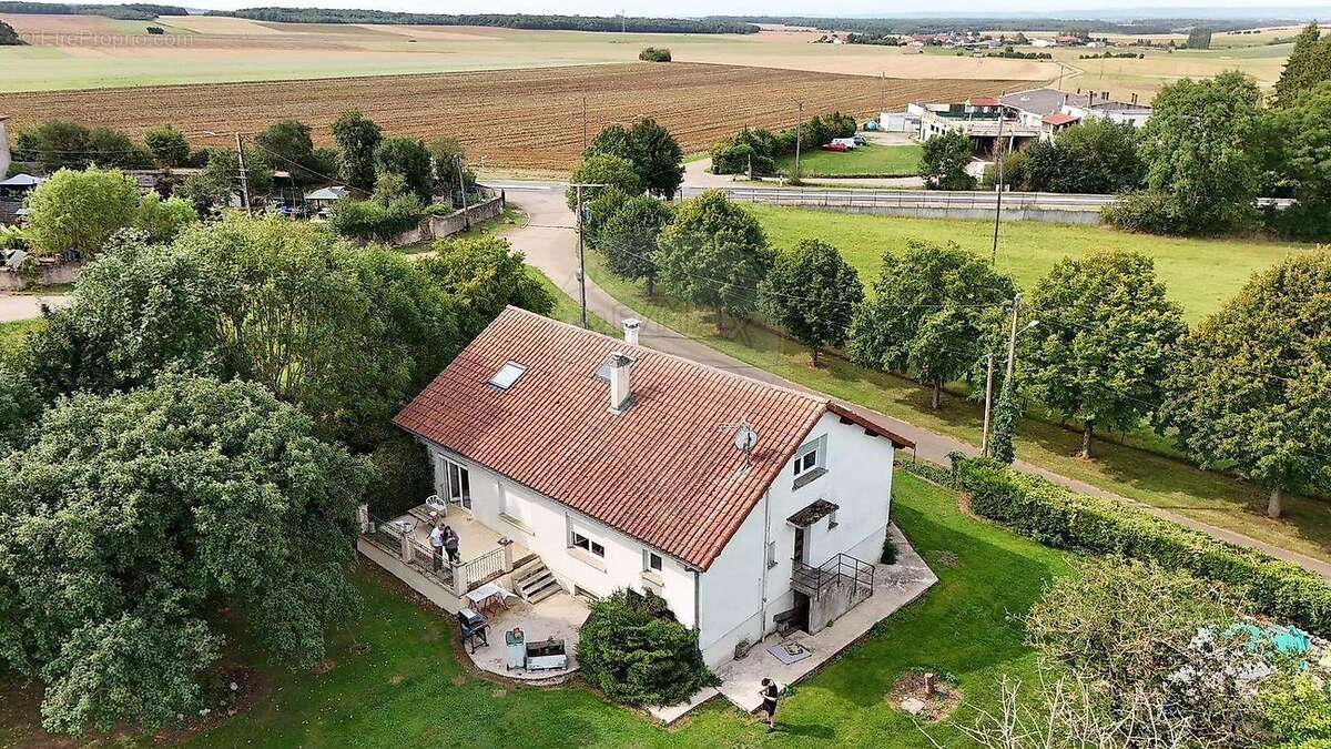 Maison à DONCOURT-LES-CONFLANS