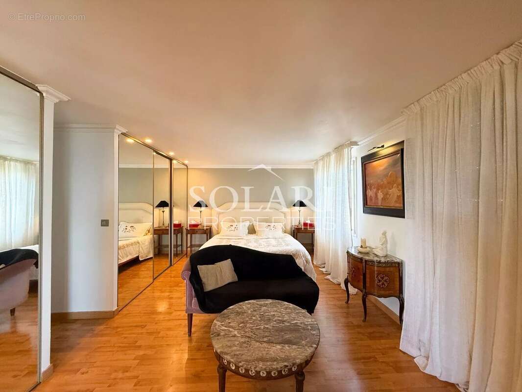 Appartement à MANDELIEU-LA-NAPOULE