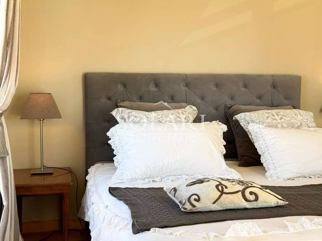 Appartement à MANDELIEU-LA-NAPOULE