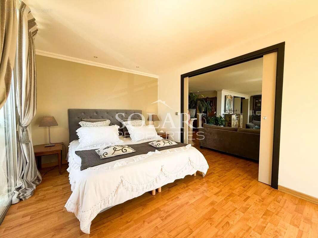 Appartement à MANDELIEU-LA-NAPOULE