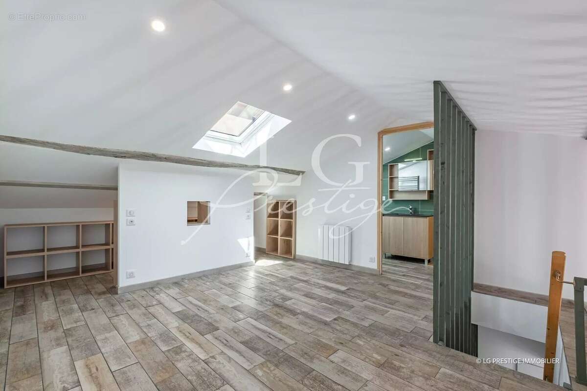 Appartement à TOURRETTES