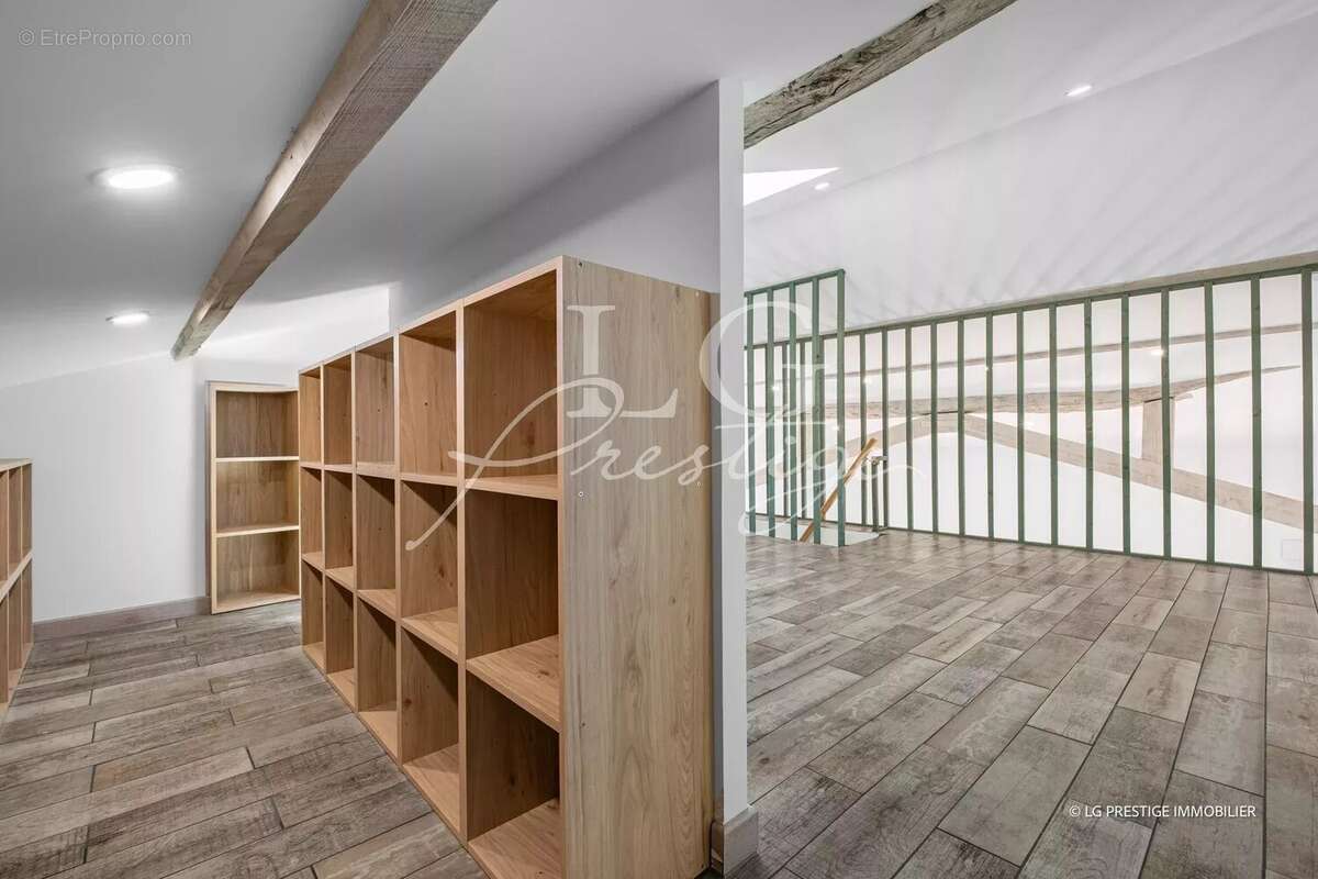 Appartement à TOURRETTES