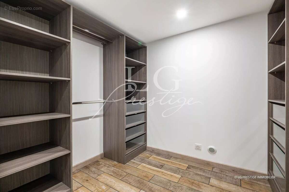 Appartement à TOURRETTES