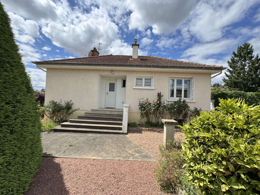 Photo 3 - Maison à COURS-LA-VILLE