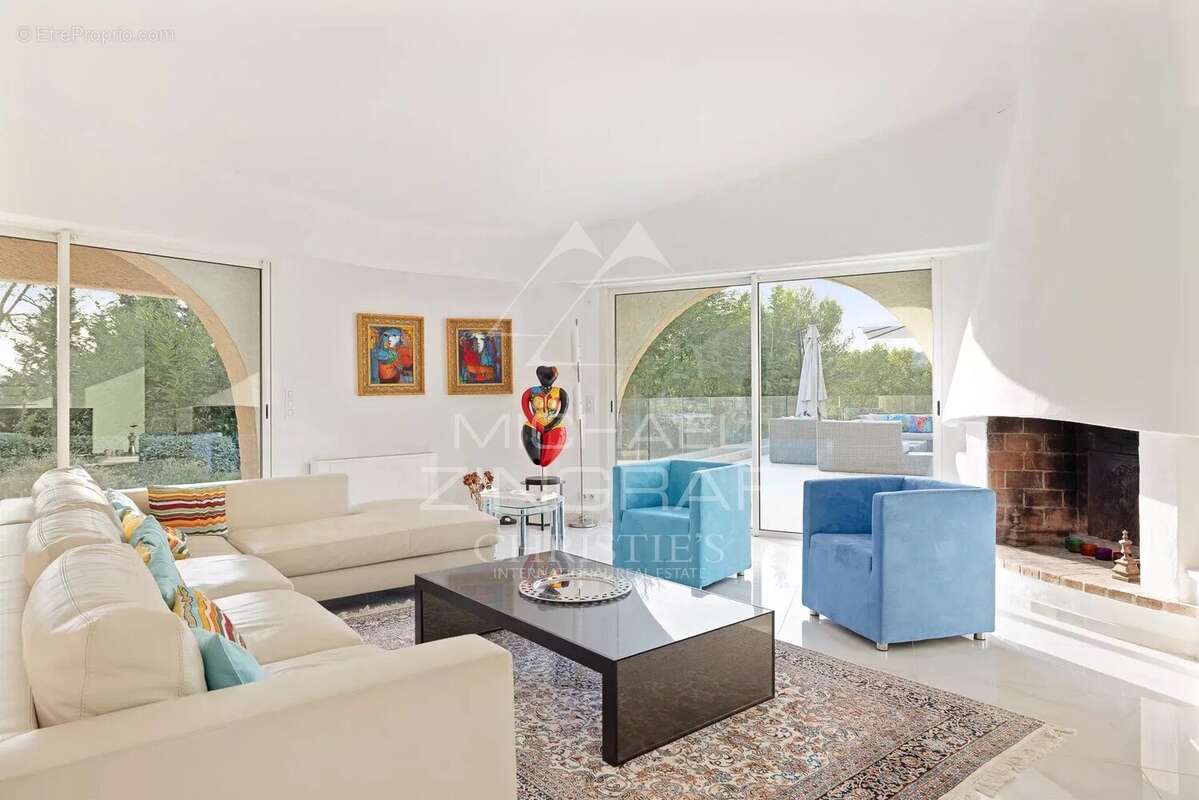 Maison à MOUANS-SARTOUX