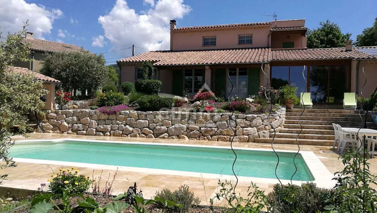 Maison à L&#039;ESCALE