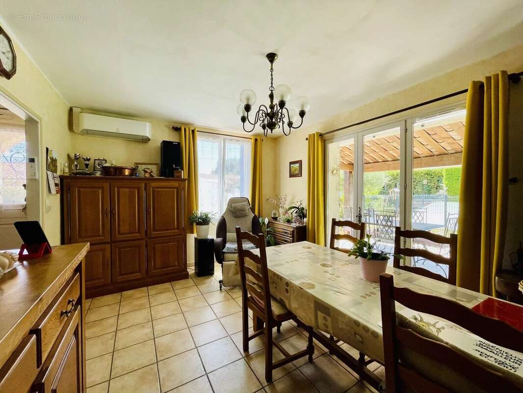 Maison à VAISON-LA-ROMAINE