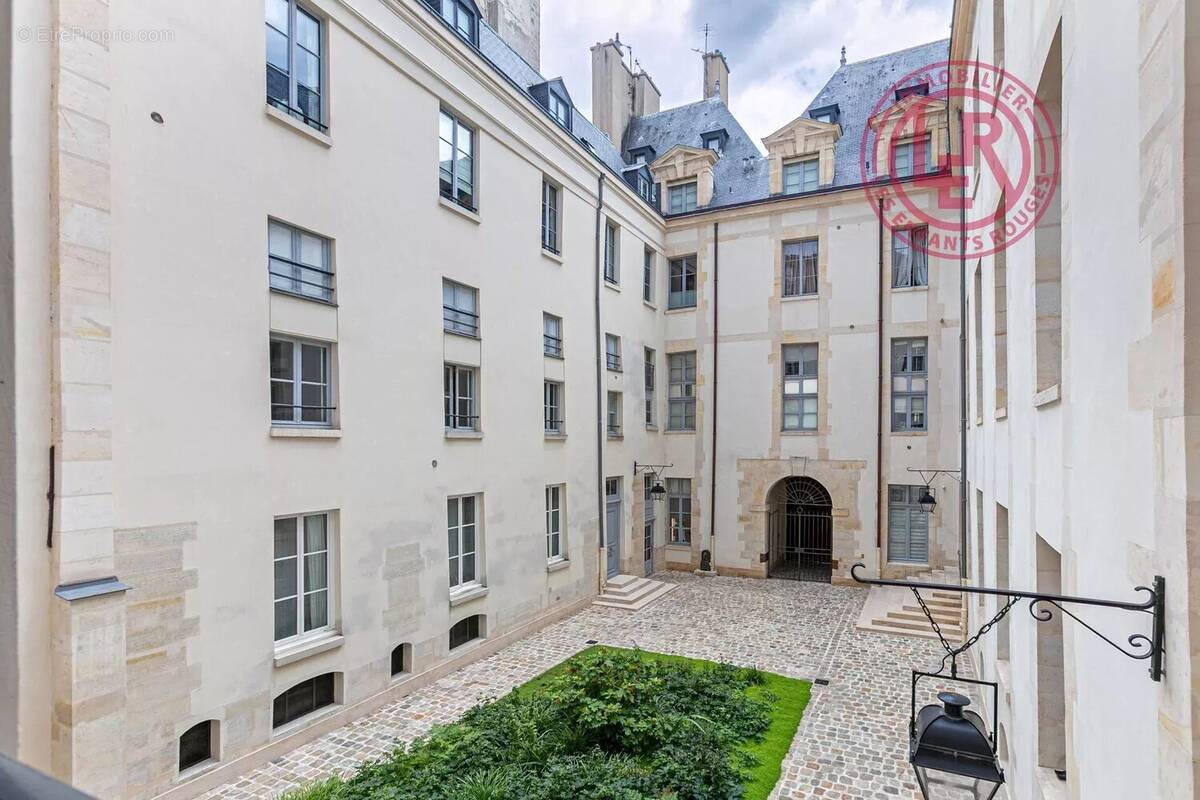 Appartement à PARIS-4E