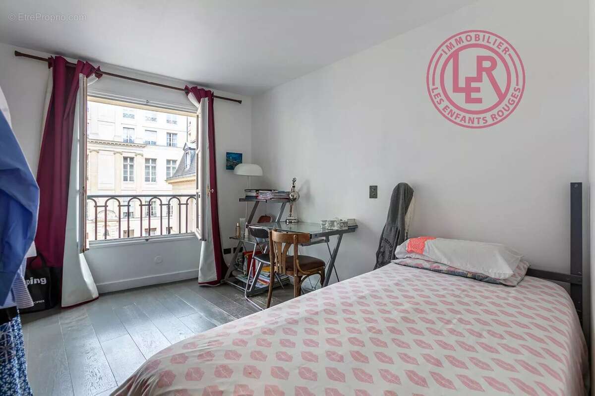 Appartement à PARIS-4E