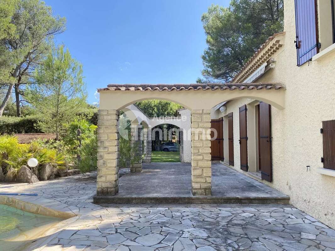 Maison à PERNES-LES-FONTAINES