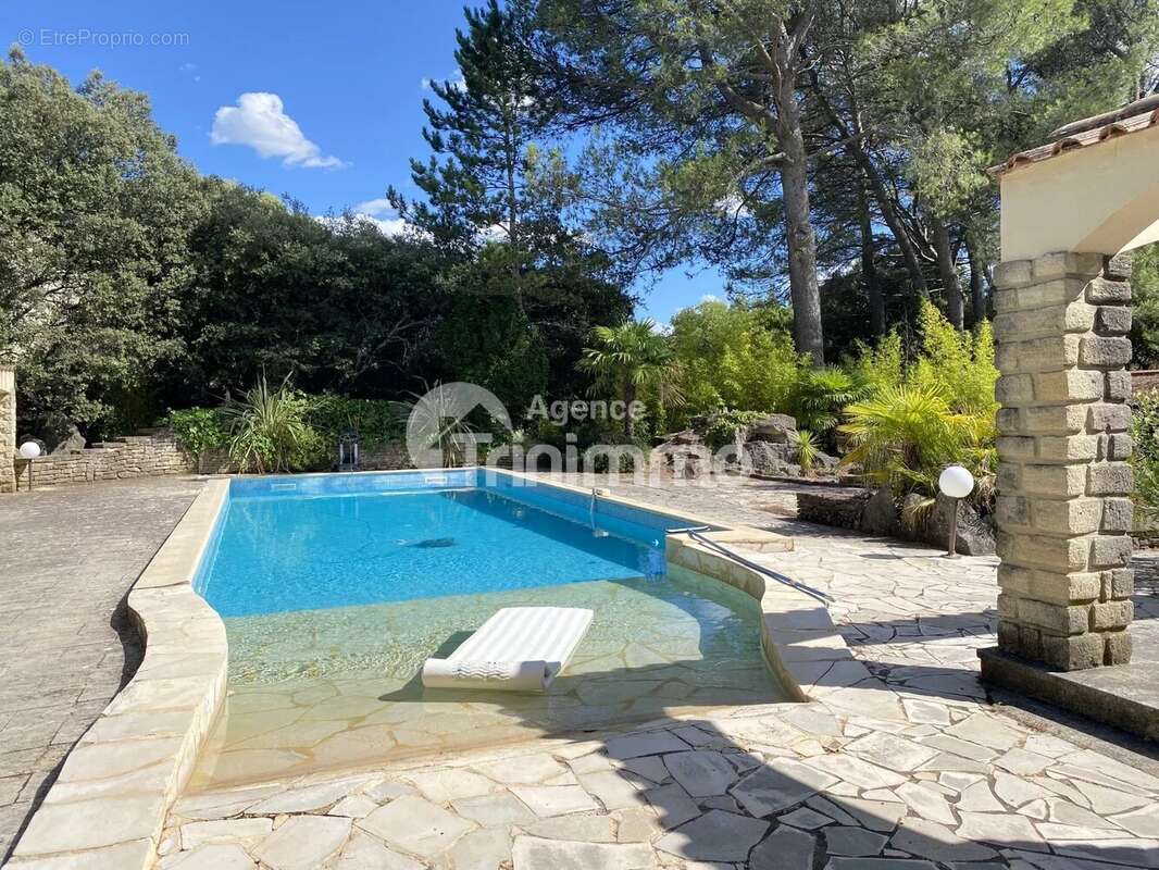 Maison à PERNES-LES-FONTAINES