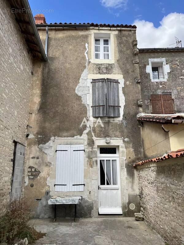 Maison à MAINE-DE-BOIXE