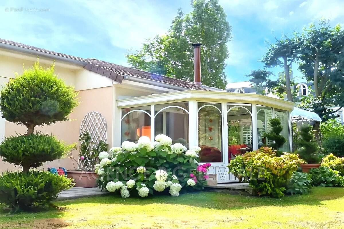 Maison à MAISONS-LAFFITTE